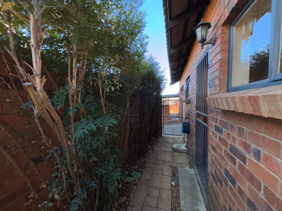 3 Bedroom Property for Sale in Langenhovenpark Free State